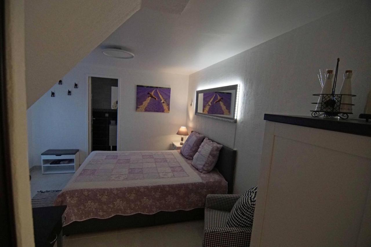 Quarto em Acomodações Particulares Chez Amali *